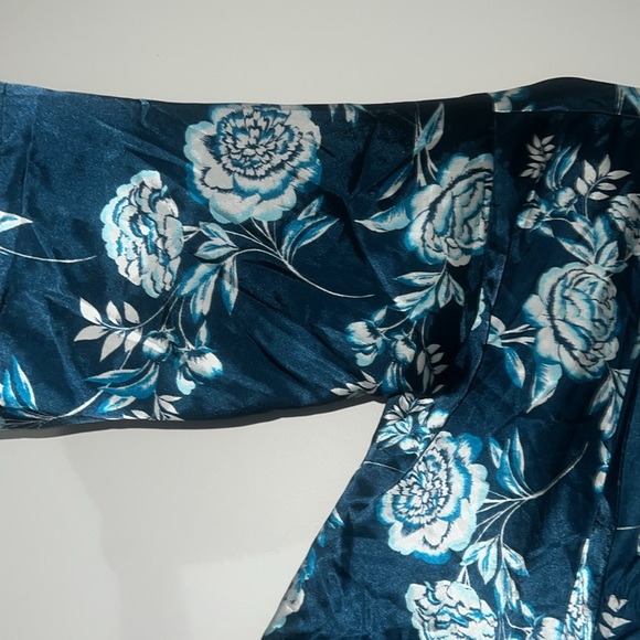Morgan Taylor intimate robe polyester robe floral blue design size xs - Picture 7 of 13
